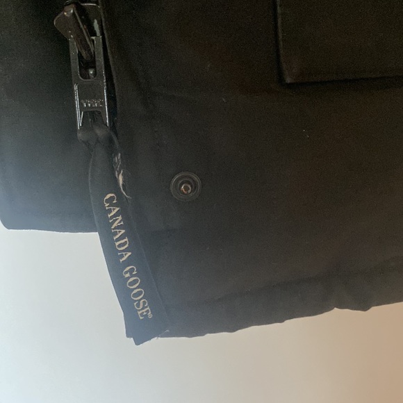 Canada Goose Women’s Trillium Parka - Picture 10 of 10